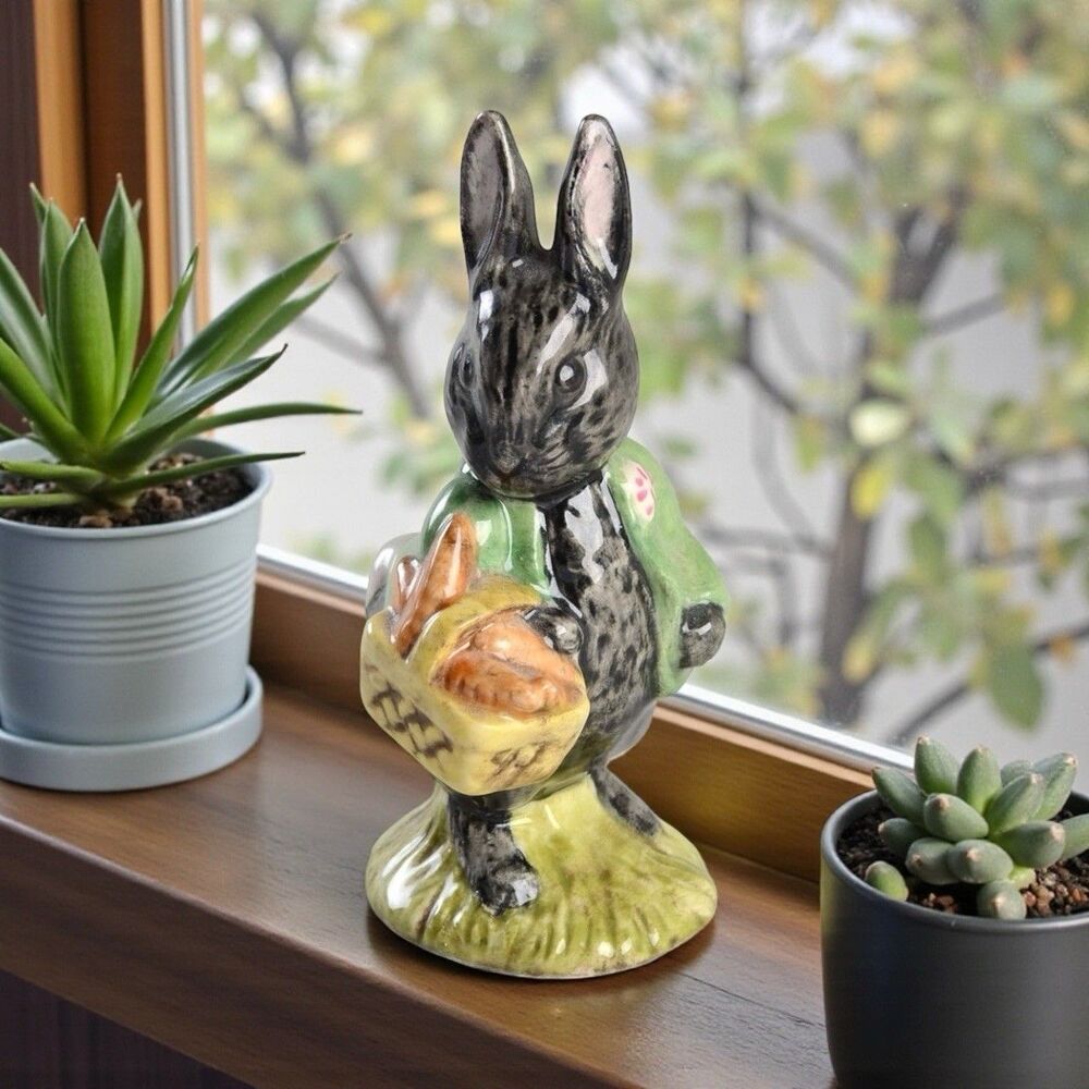 VTG 1977 Beatrix Potter Beswick Figurine "Little Black Rabbit" (BP3b Back-stamp)